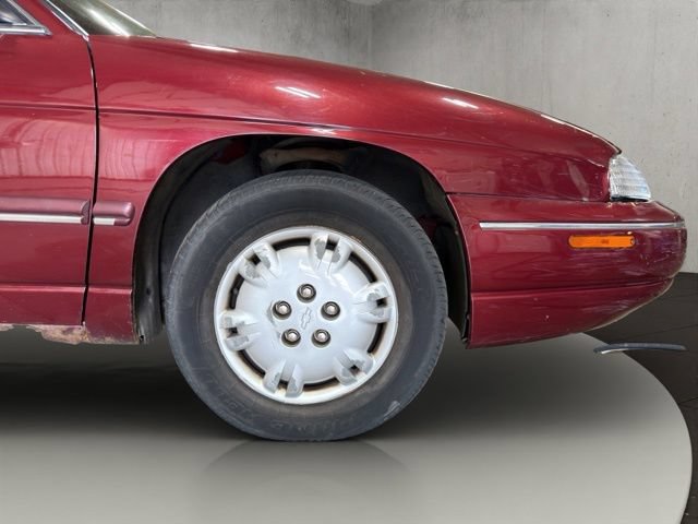 Used 2001 Chevrolet Lumina w/ Preferred Equipment Group FWD image 31