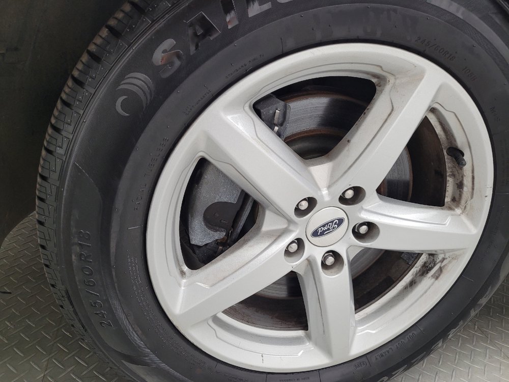 Used 2019 Ford Explorer XLT w/ Equipment Group 202A FWD image 31