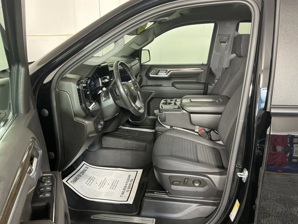 Used 2022 Chevrolet Silverado 1500 LT AWD/4WD image 16