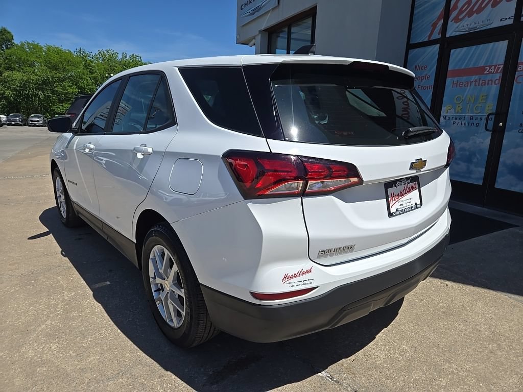 Used 2023 Chevrolet Equinox LS FWD image 8