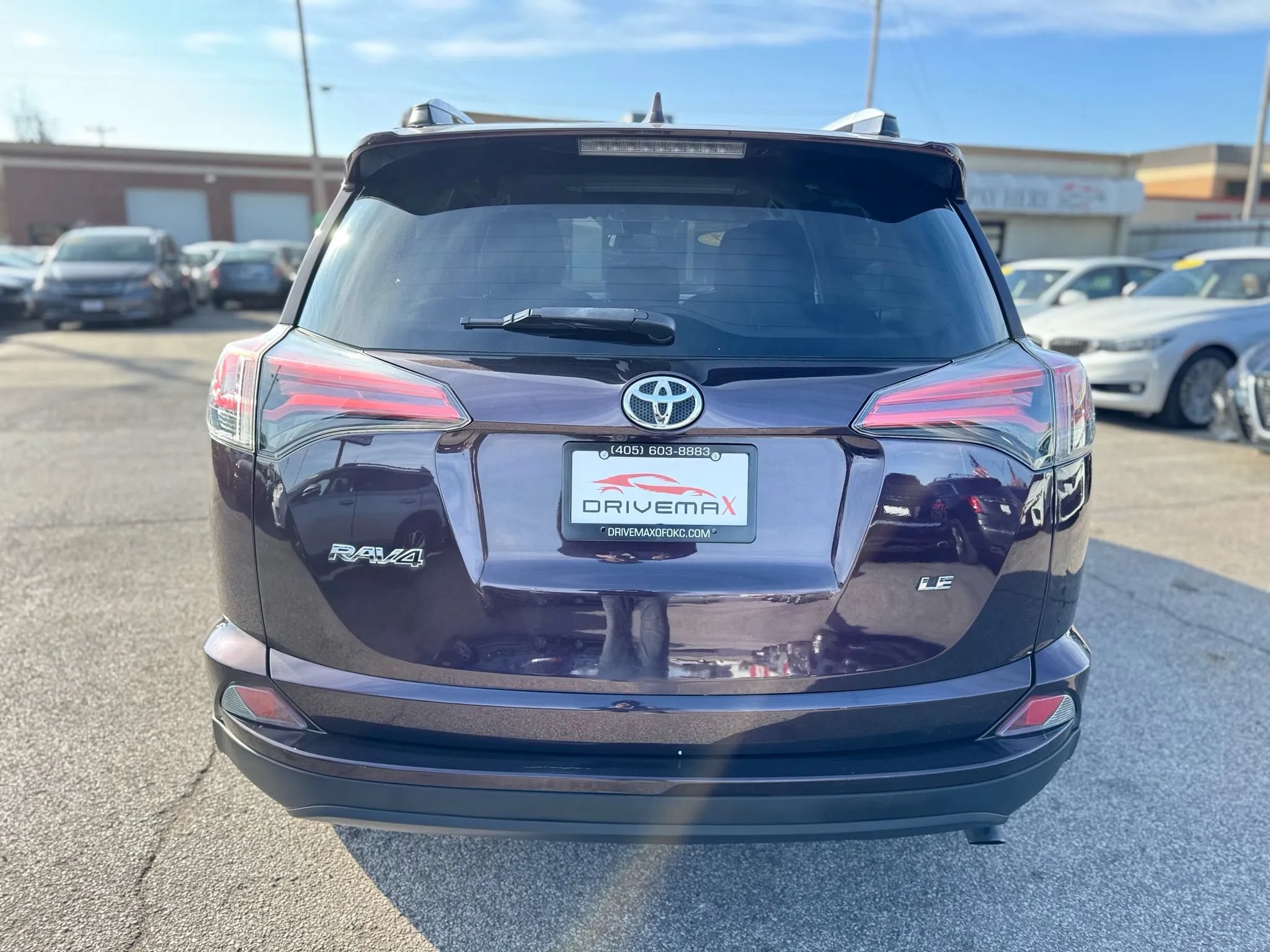 Used 2017 Toyota RAV4 LE FWD image 4