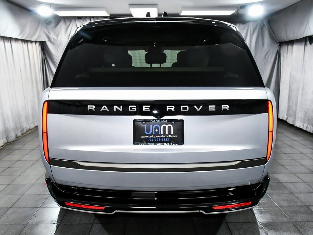 Used 2025 Land Rover Range Rover SE AWD/4WD image 5