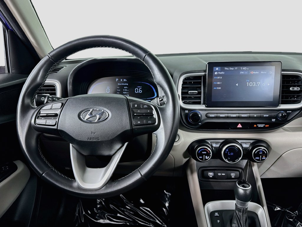 Used 2024 Hyundai Venue SEL FWD image 15