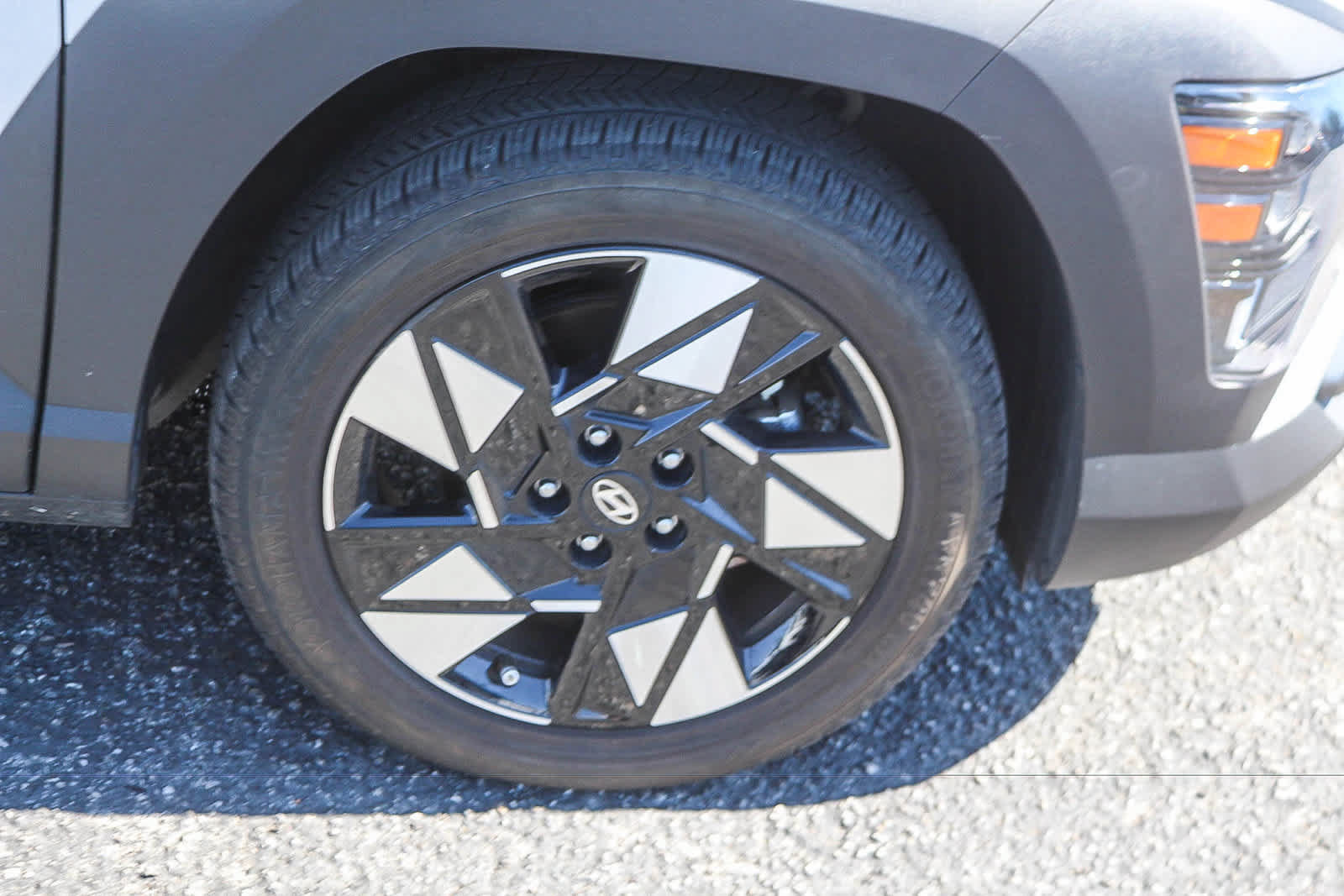 Used 2024 Hyundai Kona SEL FWD image 12