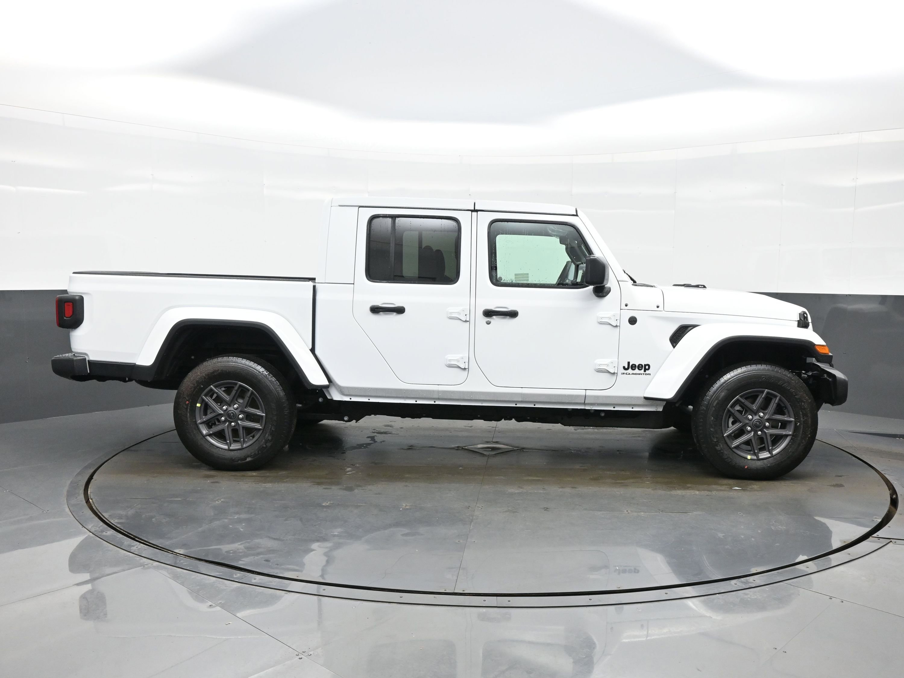 New 2026 Jeep Gladiator Sport image 7
