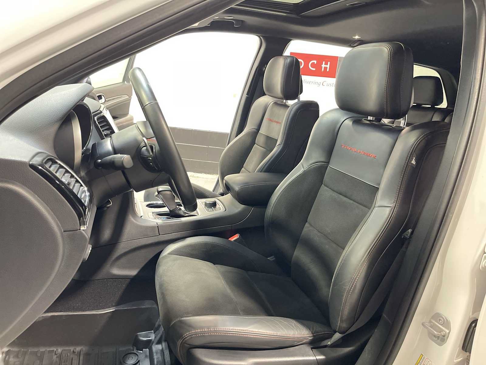 Used 2020 Jeep Grand Cherokee Trailhawk AWD/4WD image 11