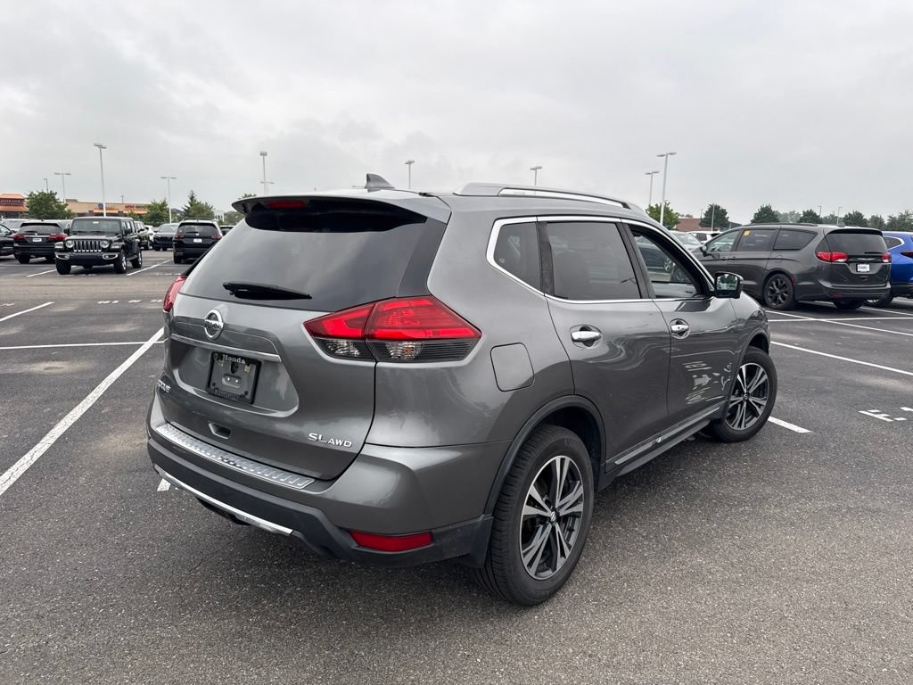 Used 2017 Nissan Rogue SL AWD/4WD image 12
