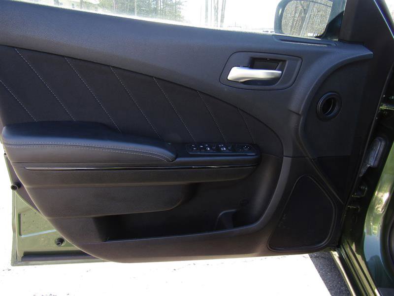 Used 2020 Dodge Charger SXT w/ Blacktop Package image 9