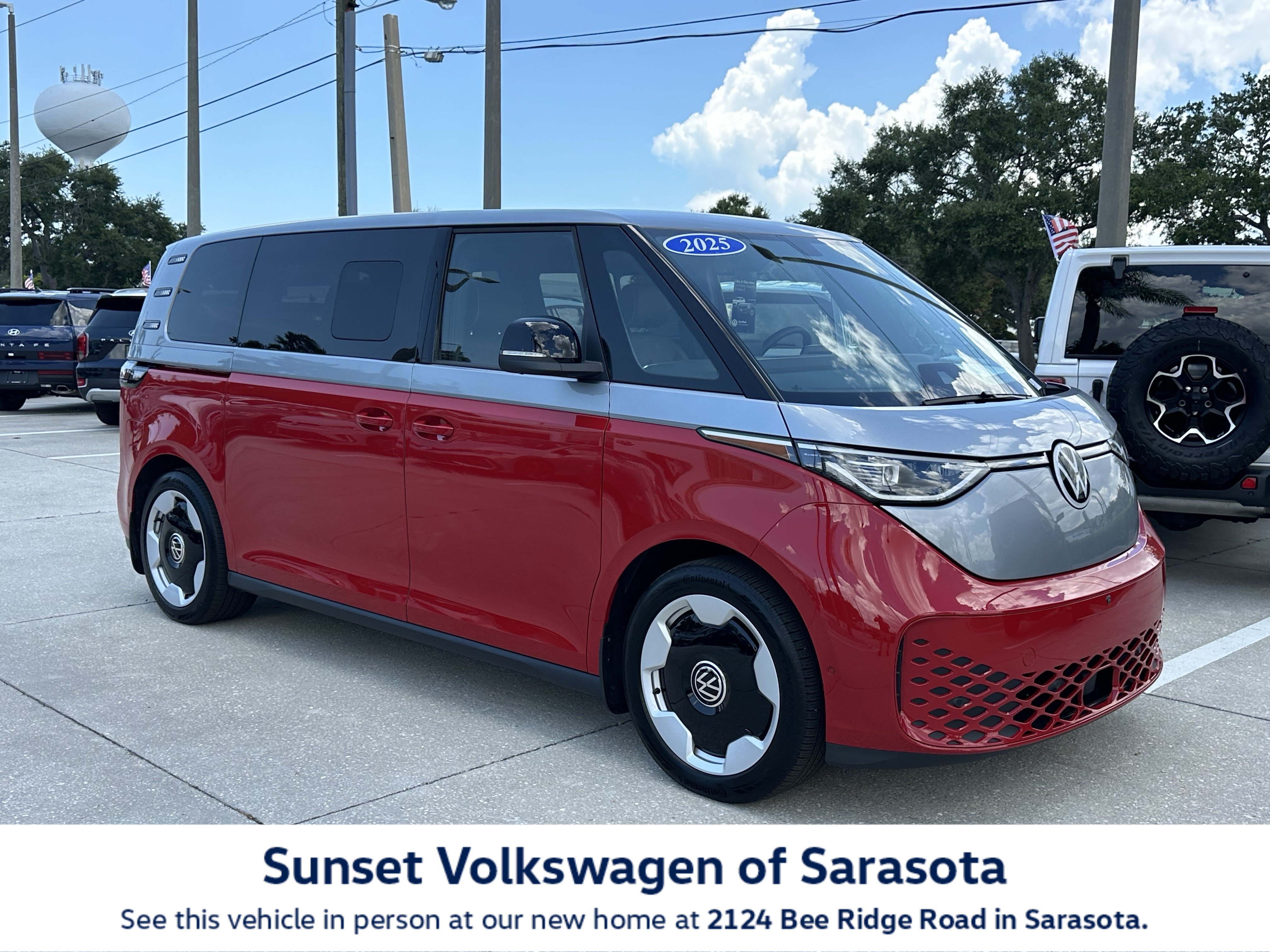 Certified 2025 Volkswagen ID. Buzz Pro S Plus AWD/4WD image 1