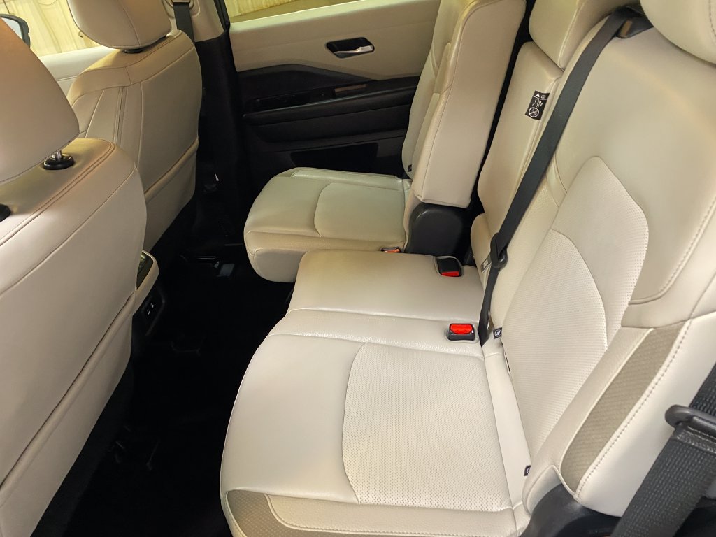 Used 2026 Nissan Pathfinder SL FWD image 23