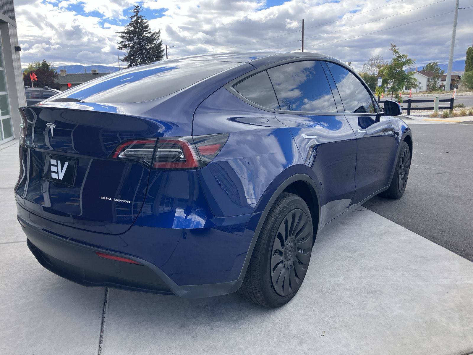 Used 2023 Tesla Model Y Long Range AWD/4WD image 8