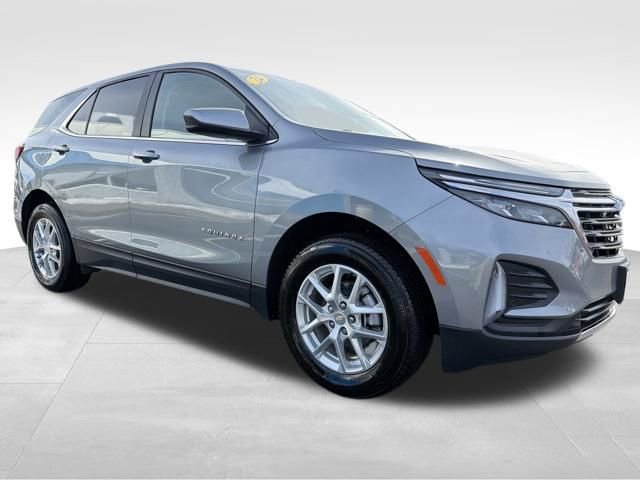 Used 2024 Chevrolet Equinox LT w/ LPO, Floor Liner Package image 9