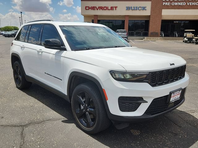 Used 2022 Jeep Grand Cherokee Altitude AWD/4WD image 6