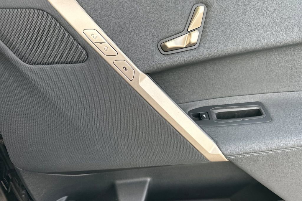 Used 2023 BMW iX xDrive50 AWD/4WD image 19