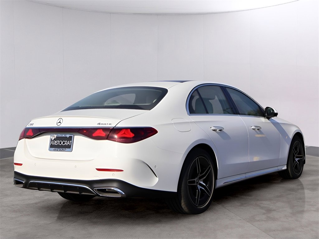 Used 2025 Mercedes-Benz E 350 4MATIC Sedan image 5