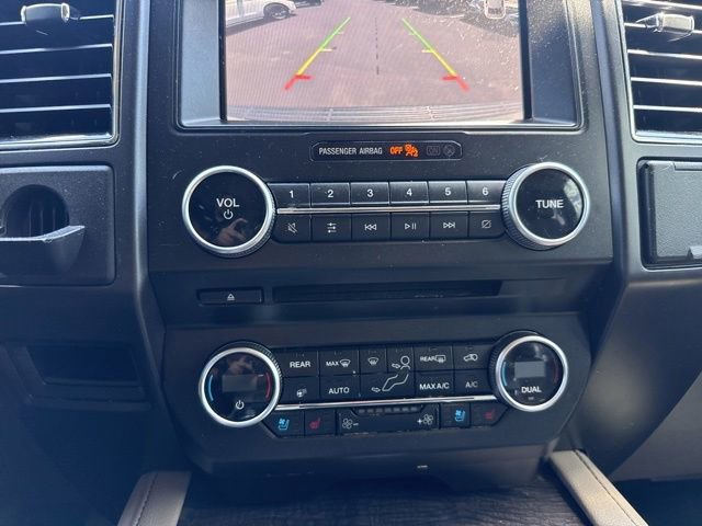Used 2018 Ford Expedition Limited w/ Equipment Group 301A AWD/4WD image 19