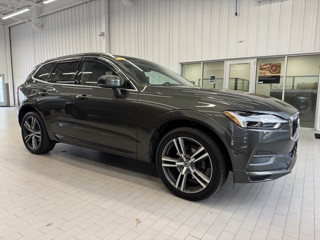 Used 2018 Volvo XC60 T5 Momentum w/ Vision Package