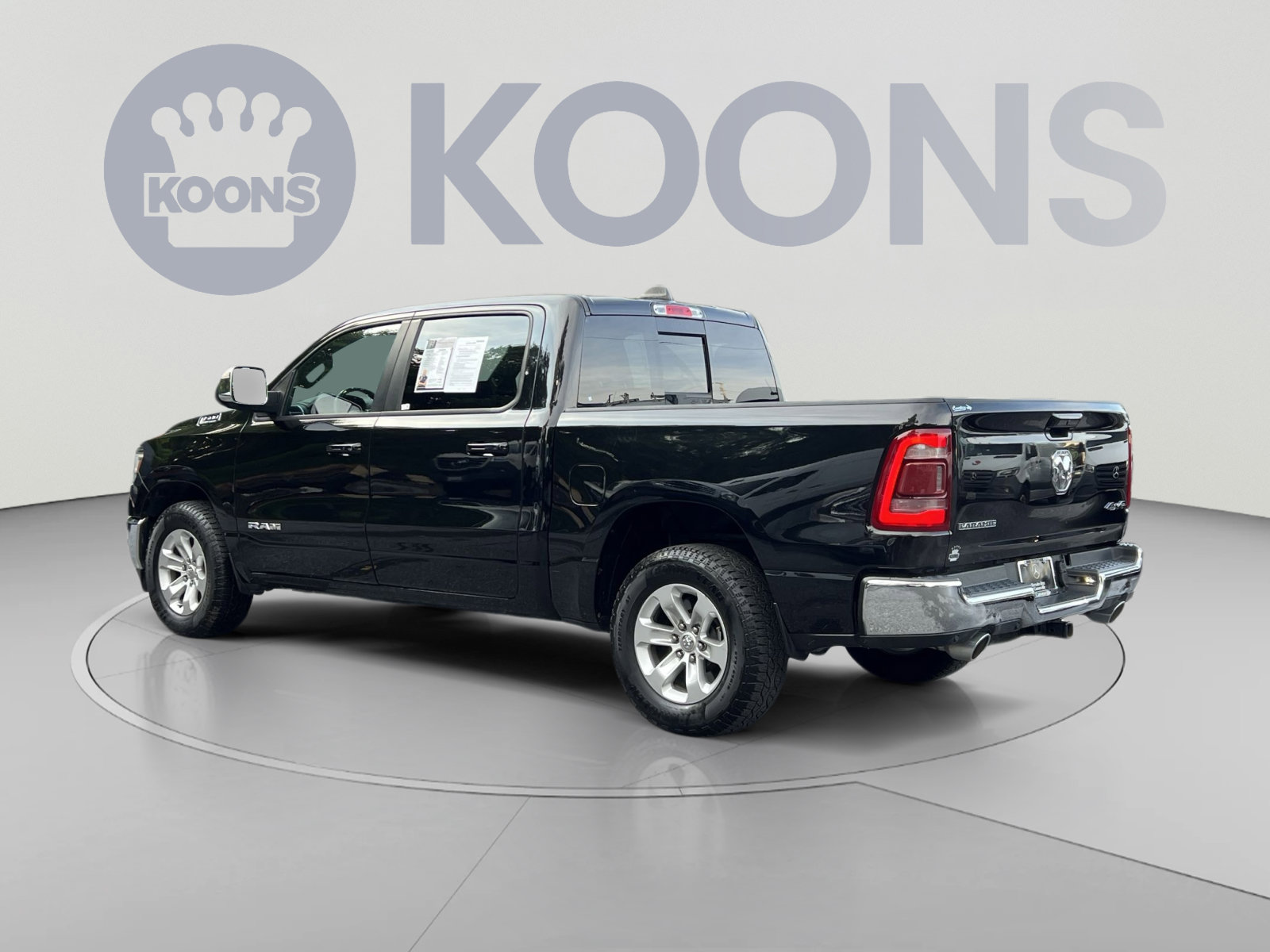 Used 2024 RAM 1500 Laramie AWD/4WD image 8