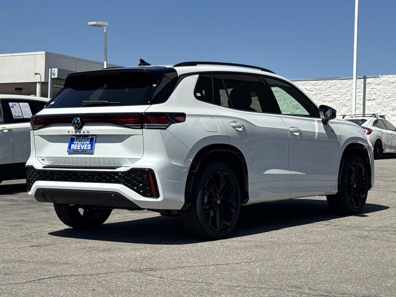 New 2026 Volkswagen Tiguan SE R-Line FWD image 5