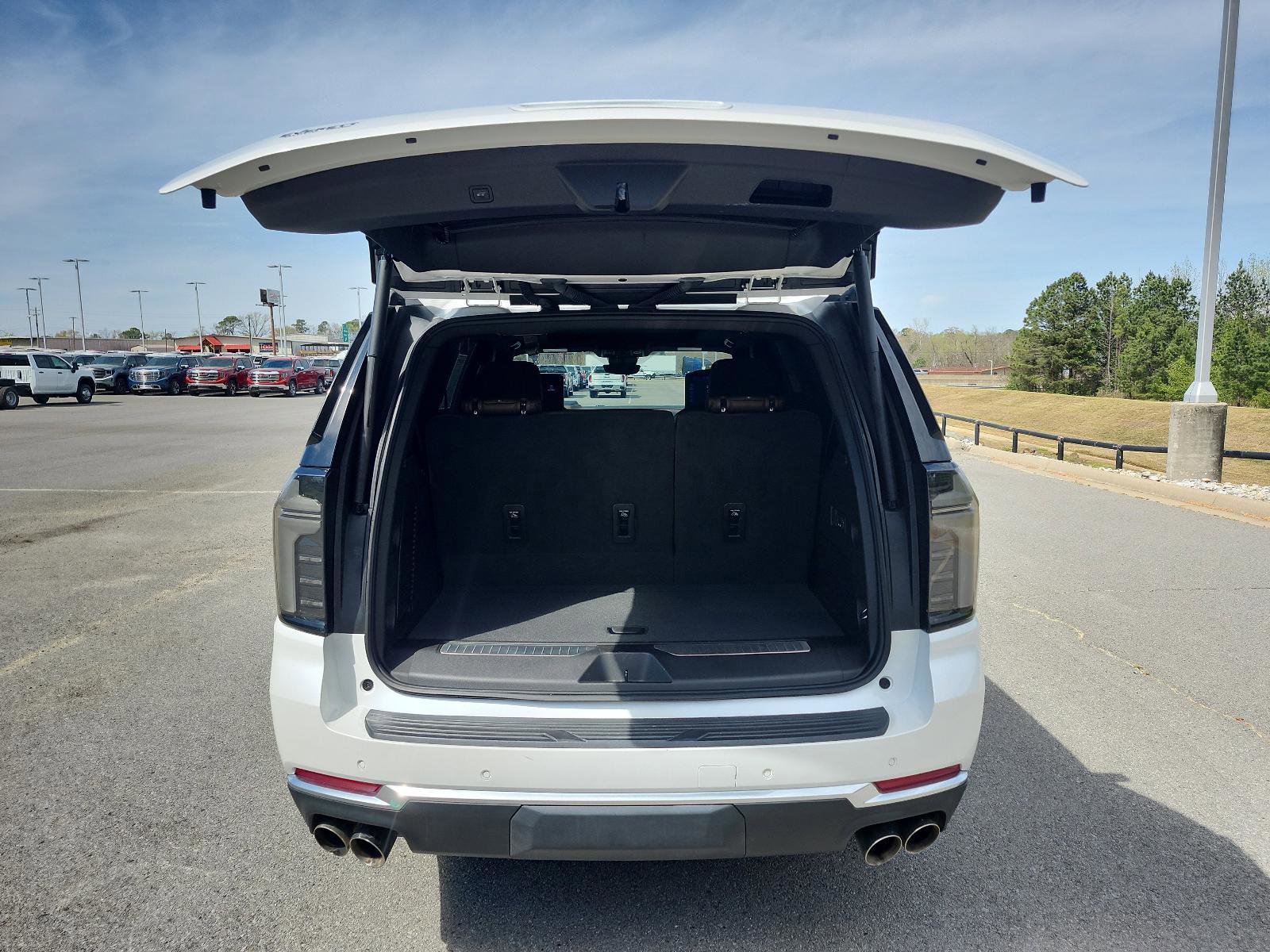 Used 2025 Chevrolet Tahoe High Country image 4