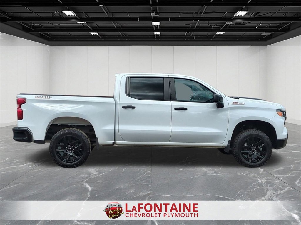 Used 2022 Chevrolet Silverado 1500 Custom Trail Boss w/ LPO, Dark Essentials Package image 9