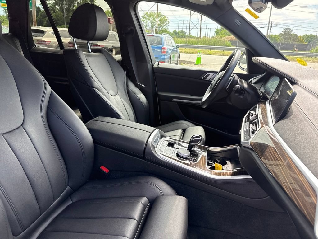Used 2021 BMW X5 xDrive40i w/ Convenience Package AWD/4WD image 16