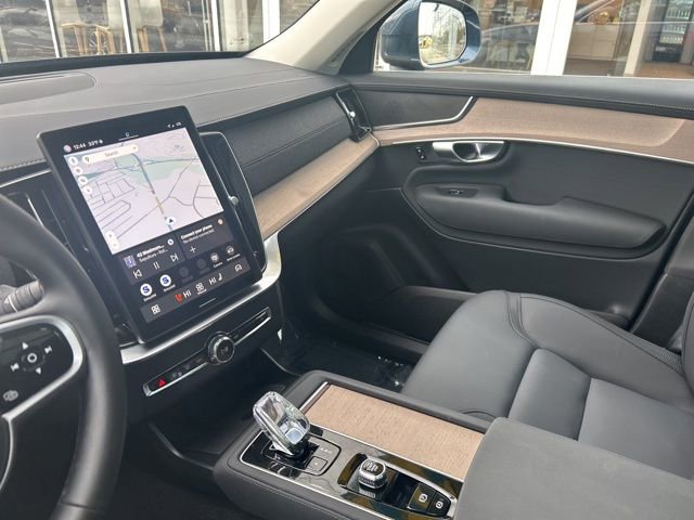 Certified 2025 Volvo XC90 B6 Plus image 19