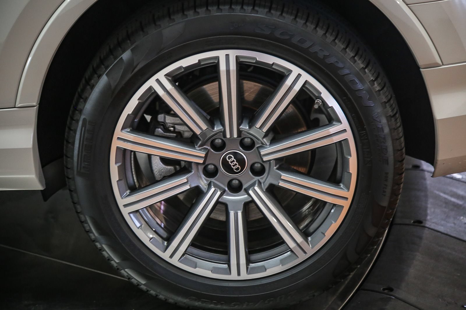 Certified 2023 Audi Q7 2.0T Premium Plus w/ Premium Plus Package AWD/4WD image 11