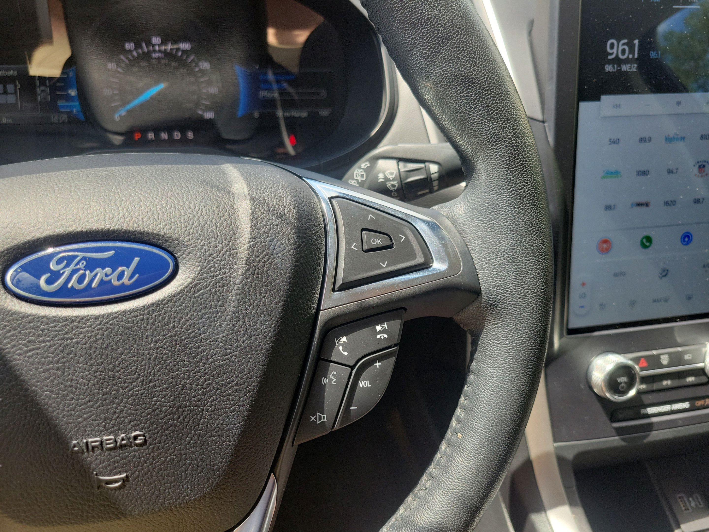 Used 2022 Ford Edge SEL w/ Convenience Package AWD/4WD image 19