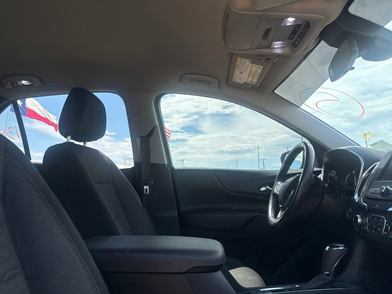 Used 2020 Chevrolet Equinox LT FWD image 25