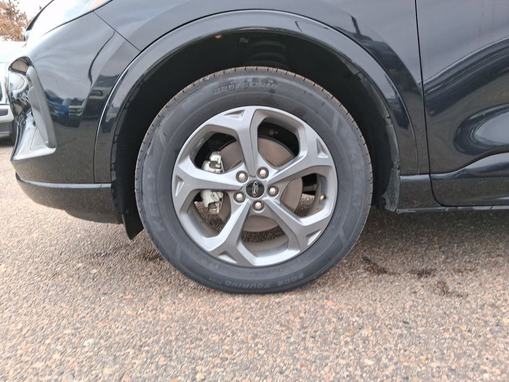 Used 2024 Ford Escape ST-Line image 25