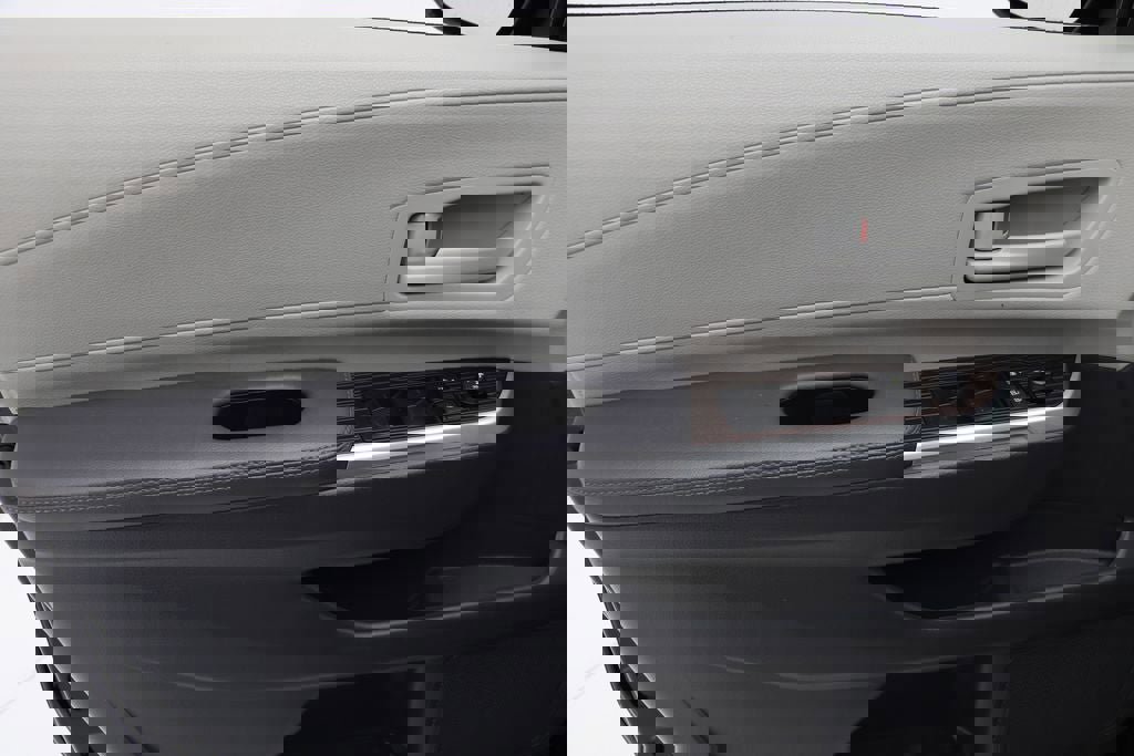 Used 2024 Toyota Sienna LE image 15