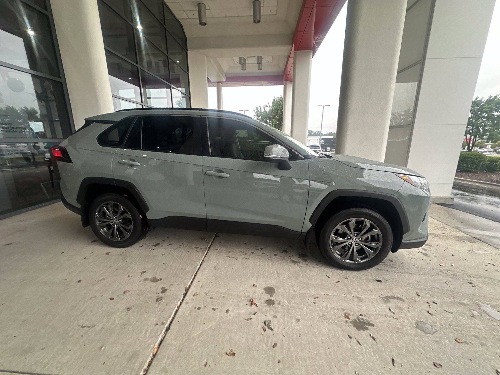 Used 2023 Toyota RAV4 XLE Premium AWD/4WD image 20
