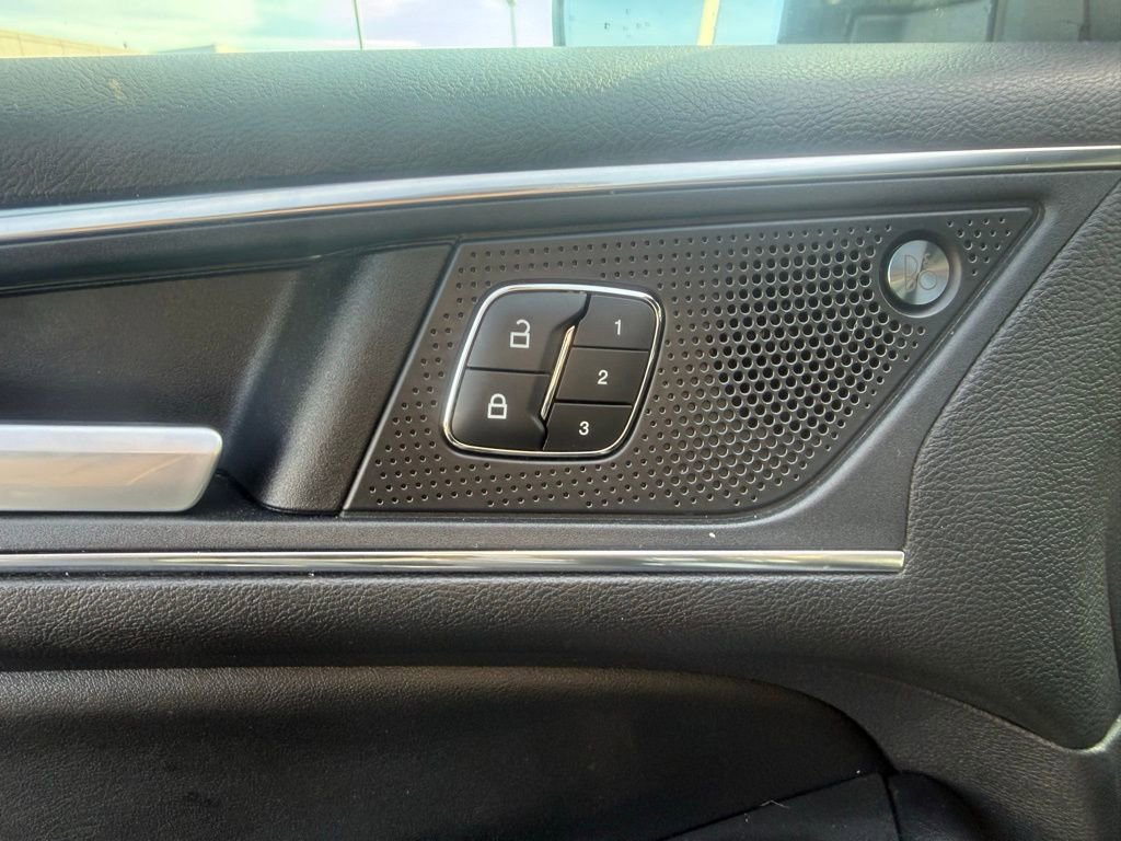 Used 2019 Ford Explorer Limited w/ Class III Trailer Tow Package image 55