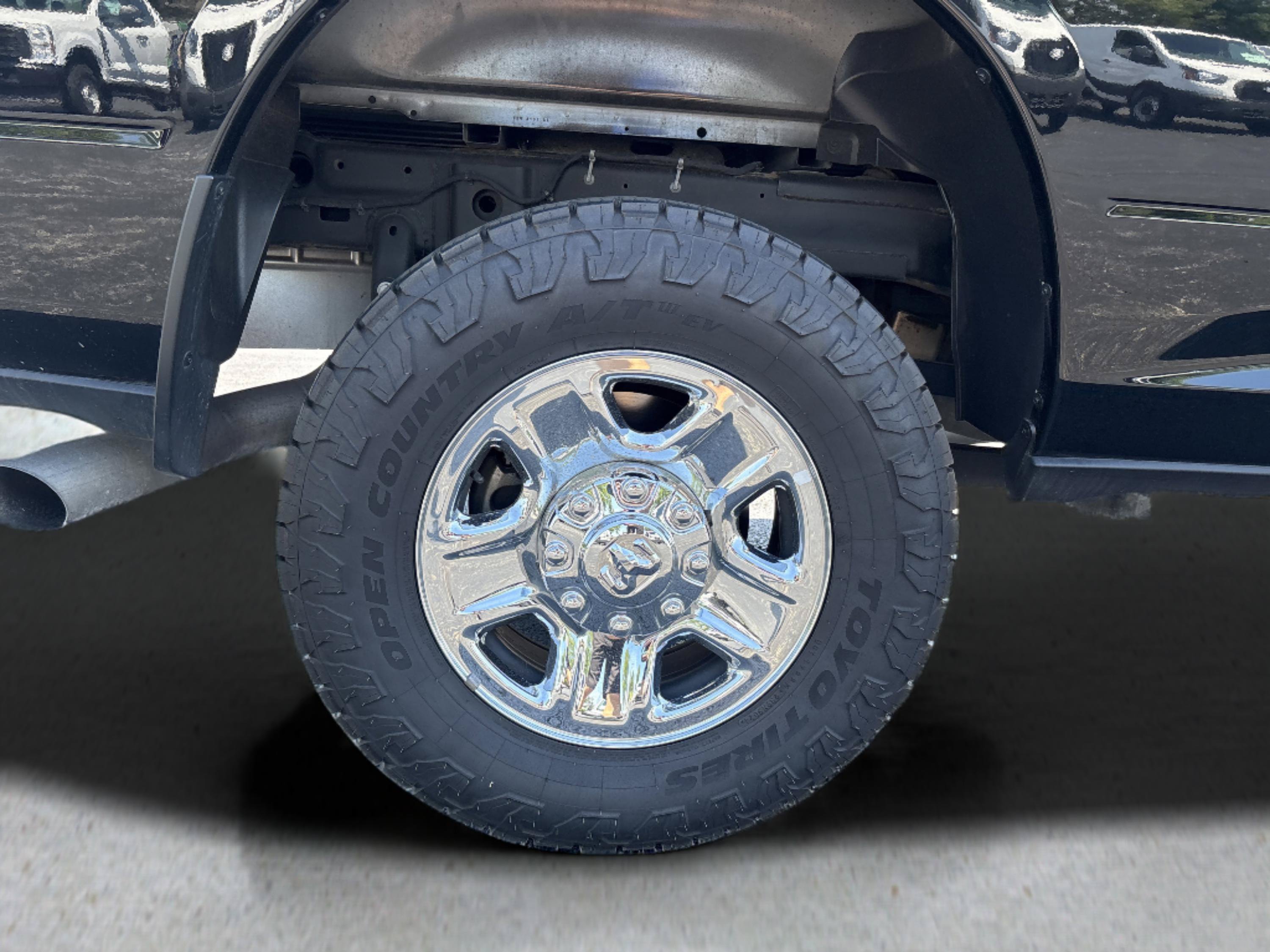 Used 2024 RAM 2500 Tradesman w/ Chrome Appearance Group AWD/4WD image 27
