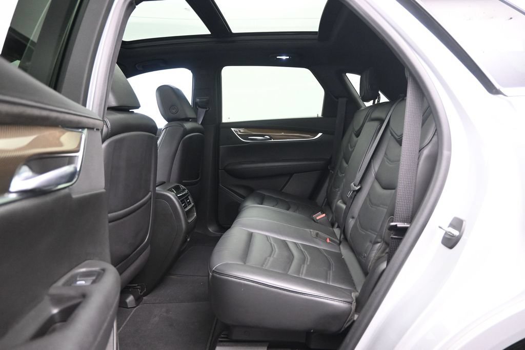 Used 2017 Cadillac XT5 Platinum w/ Driver Assist Package AWD/4WD image 24