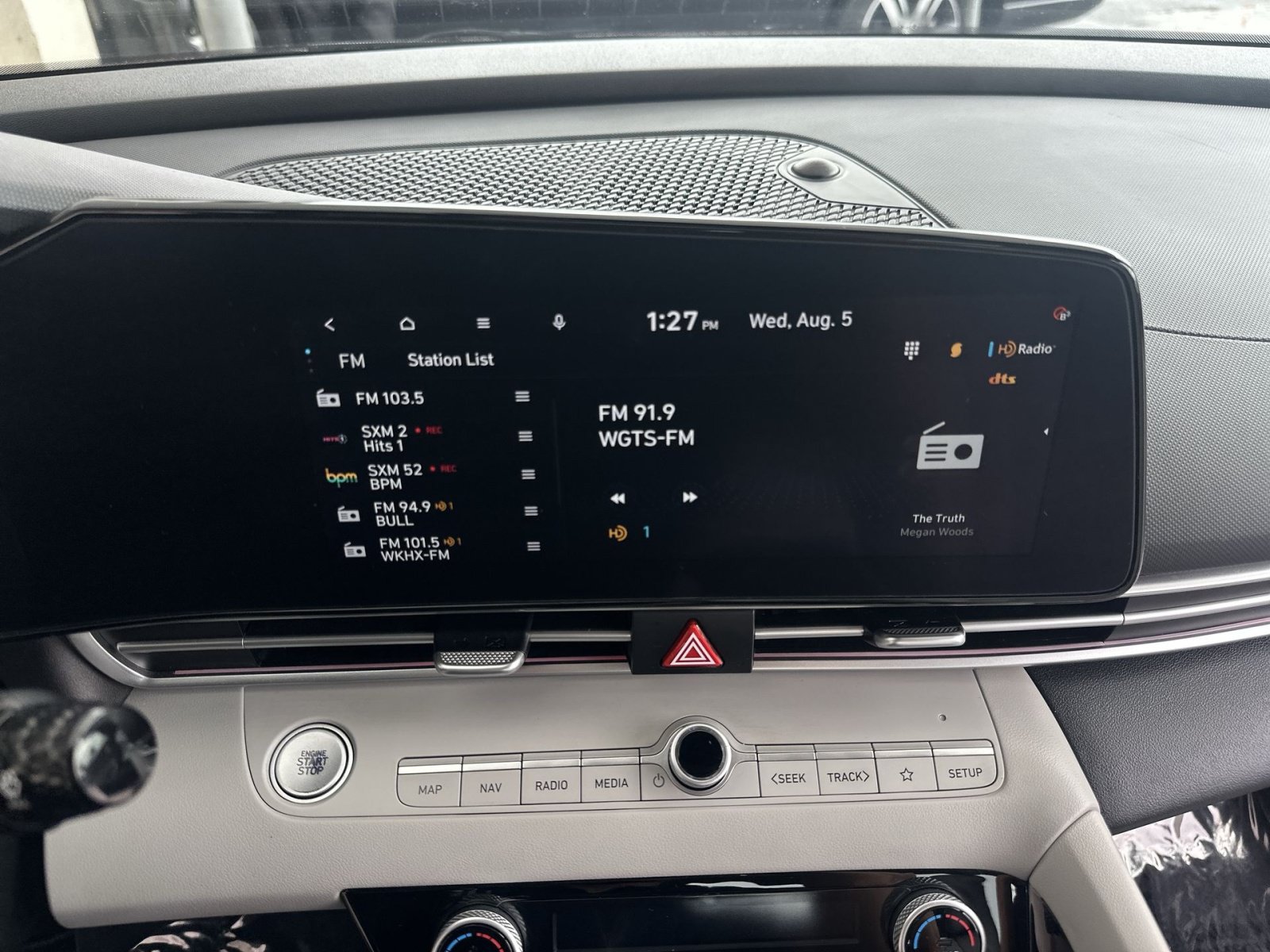 Used 2024 Hyundai Elantra Limited FWD image 26