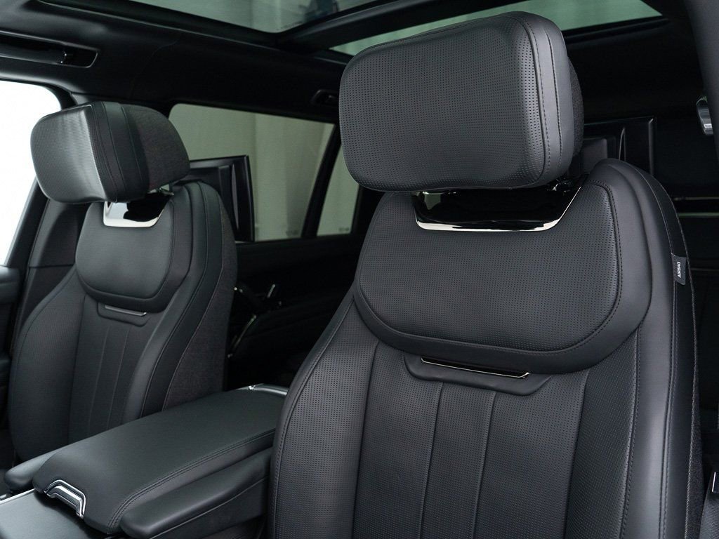 Used 2023 Land Rover Range Rover SV AWD/4WD image 16
