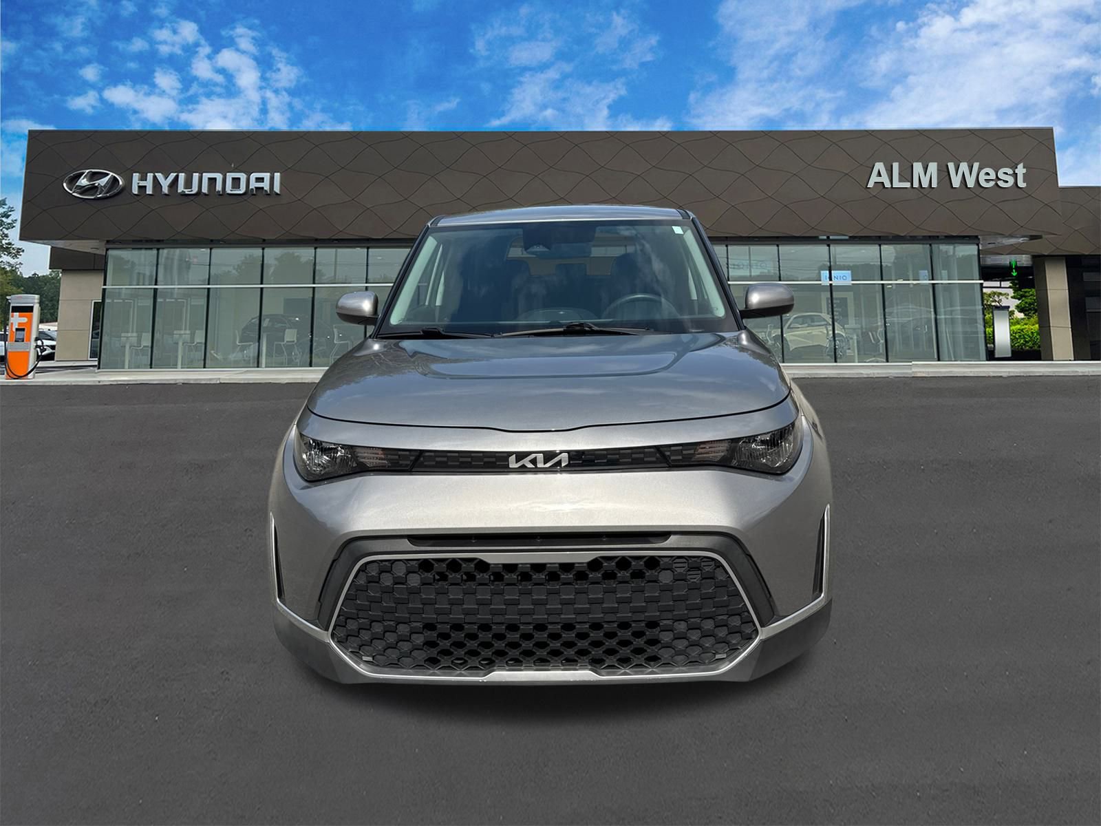 Used 2023 Kia Soul LX image 2