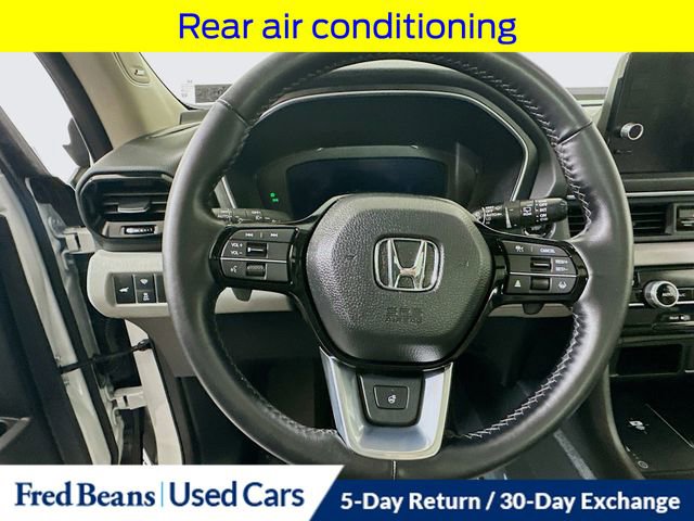 Used 2025 Honda Pilot Elite image 13