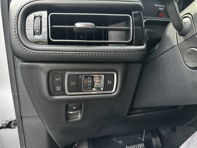 Certified 2023 Lincoln Nautilus Reserve AWD/4WD image 29