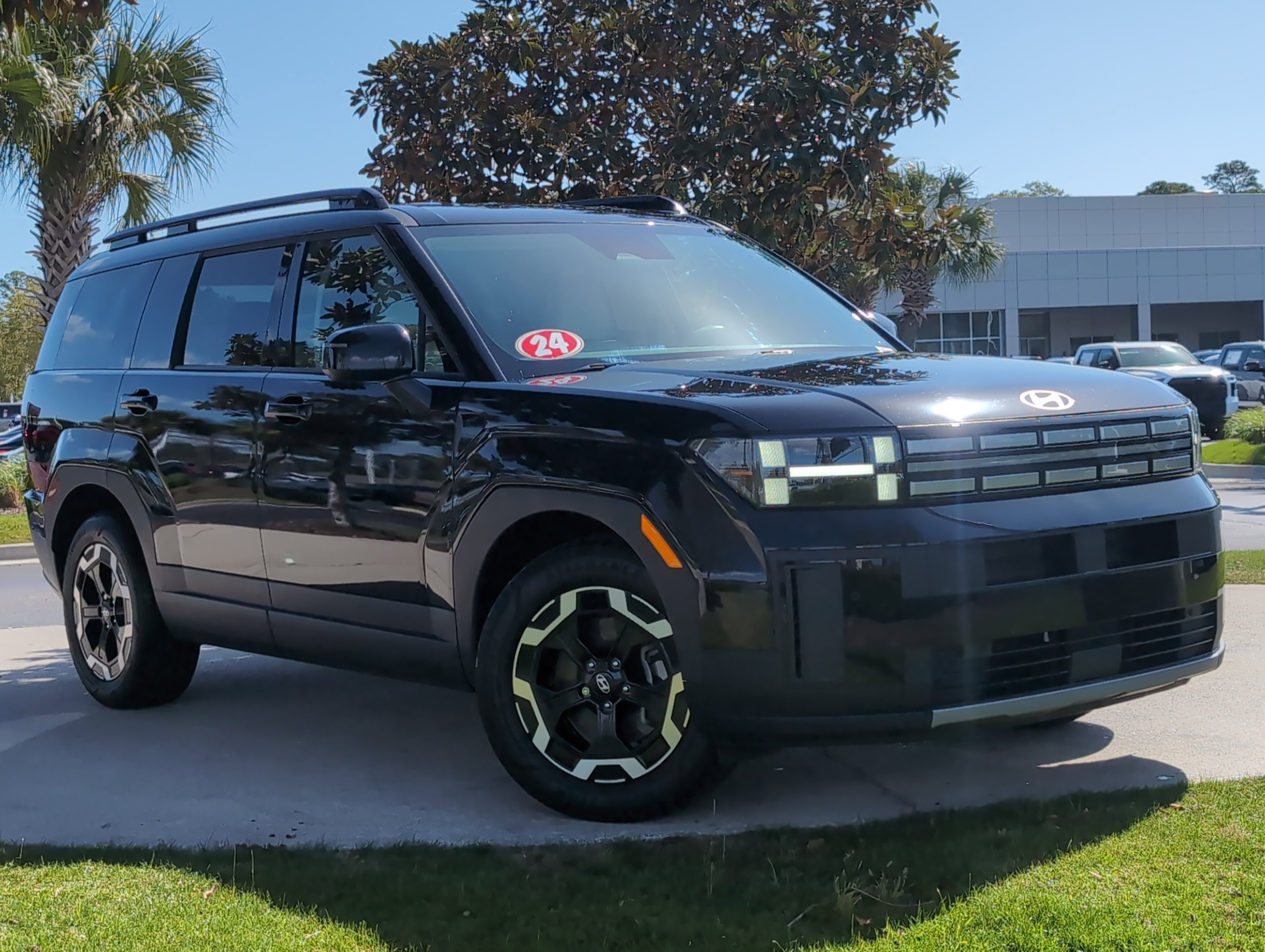 Used 2024 Hyundai Santa Fe SEL image 2