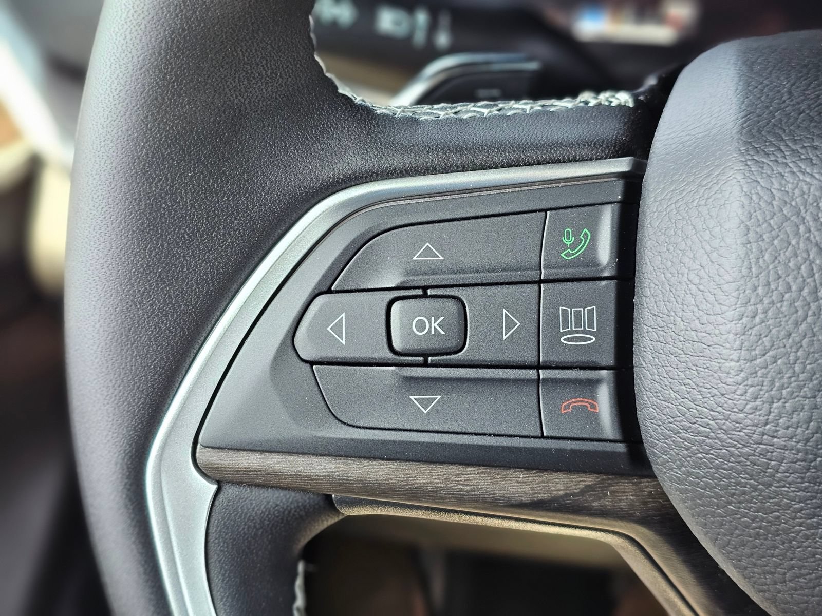 New 2026 Jeep Grand Cherokee Altitude RWD image 14