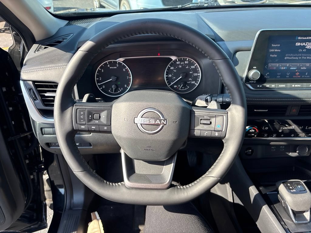 Used 2025 Nissan Rogue SV FWD image 24
