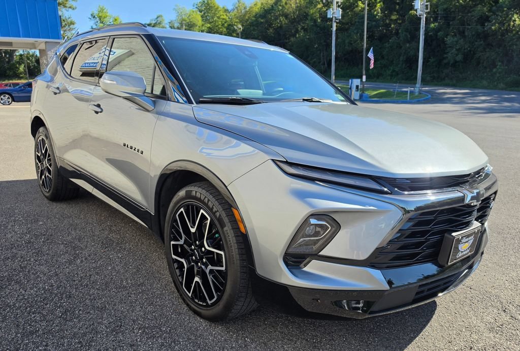 Used 2023 Chevrolet Blazer RS w/ Enhanced Convenience Package AWD/4WD image 7