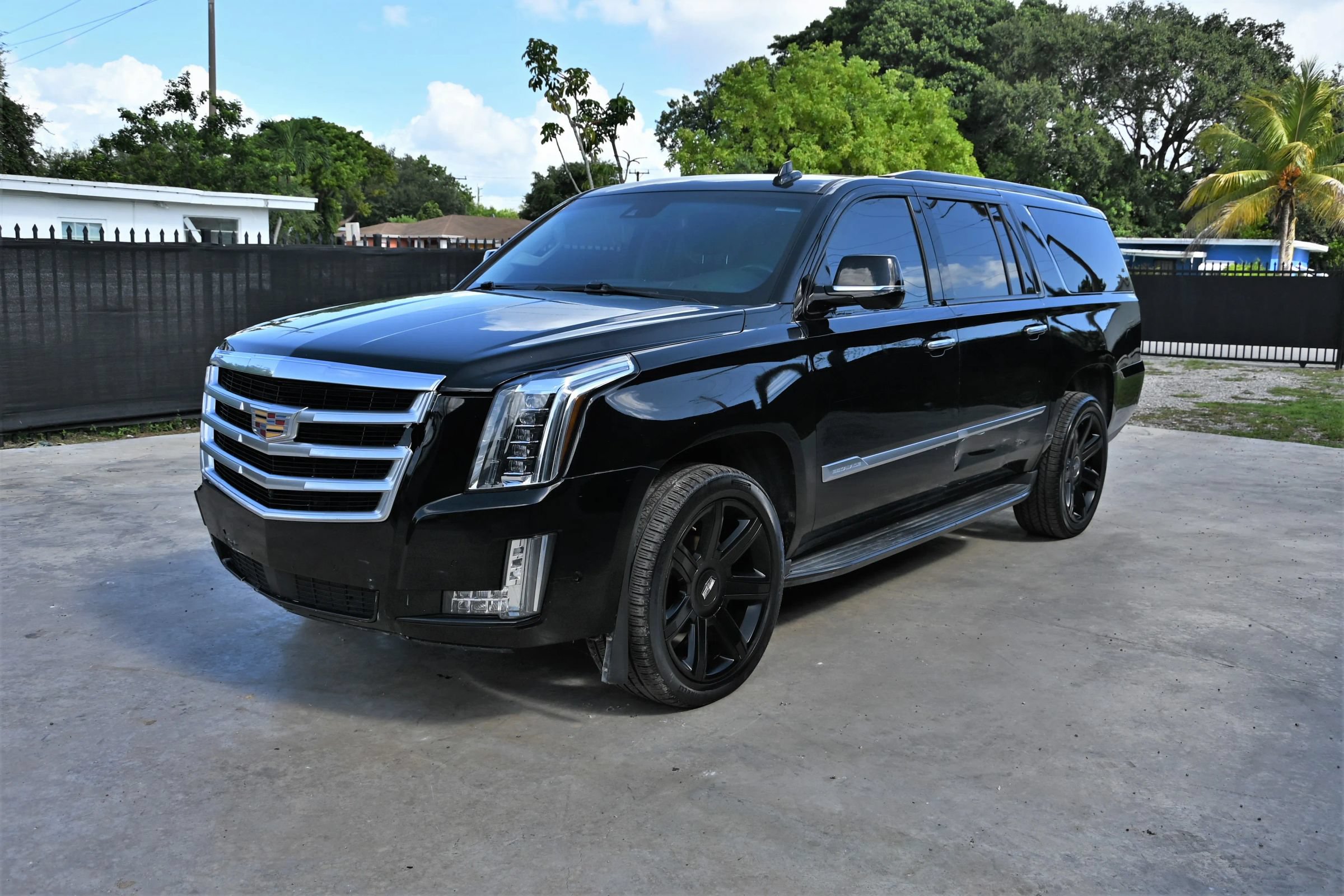 Used 2019 Cadillac Escalade ESV Premium Luxury AWD/4WD image 1