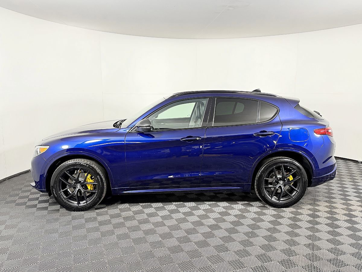 Used 2021 Alfa Romeo Stelvio Ti w/ Premium Package image 12