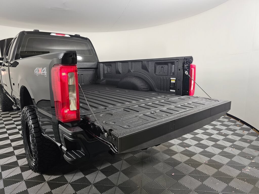 Used 2023 Ford F350 XL w/ XL Off-Road Package AWD/4WD image 16