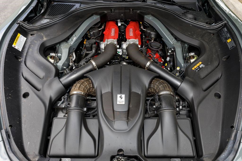 Used 2023 Ferrari Roma RWD image 11
