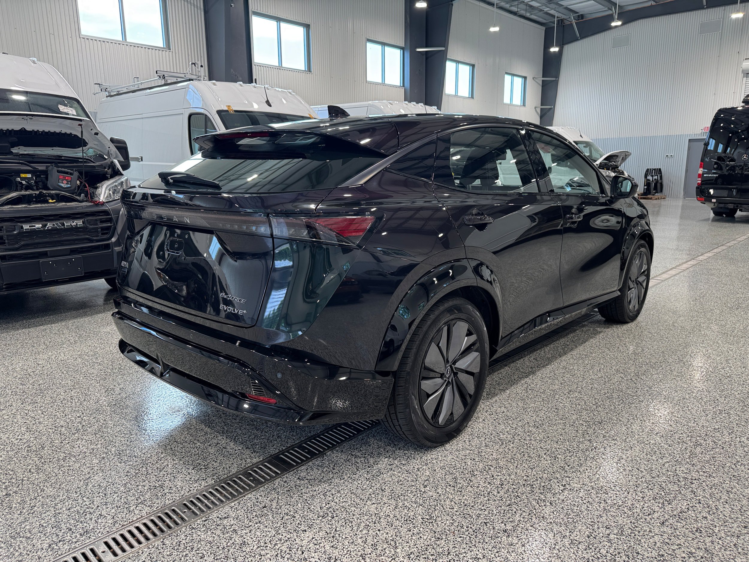 Used 2024 Nissan Ariya AWD image 8